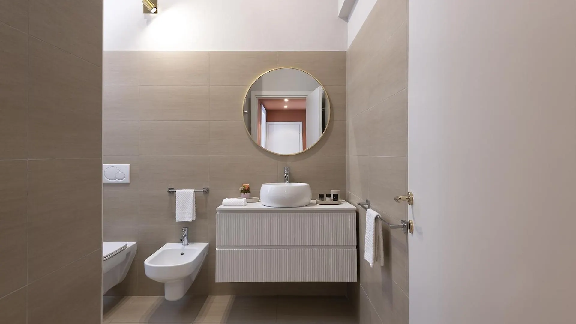 Apartment Fifty Eight Suite Milan Montenapoleone Two Bedrooms Italy